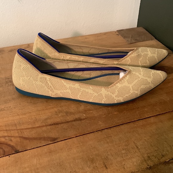 Rothy’s Sahara Gold Point Flats - Size 8 NWT - Picture 4 of 7